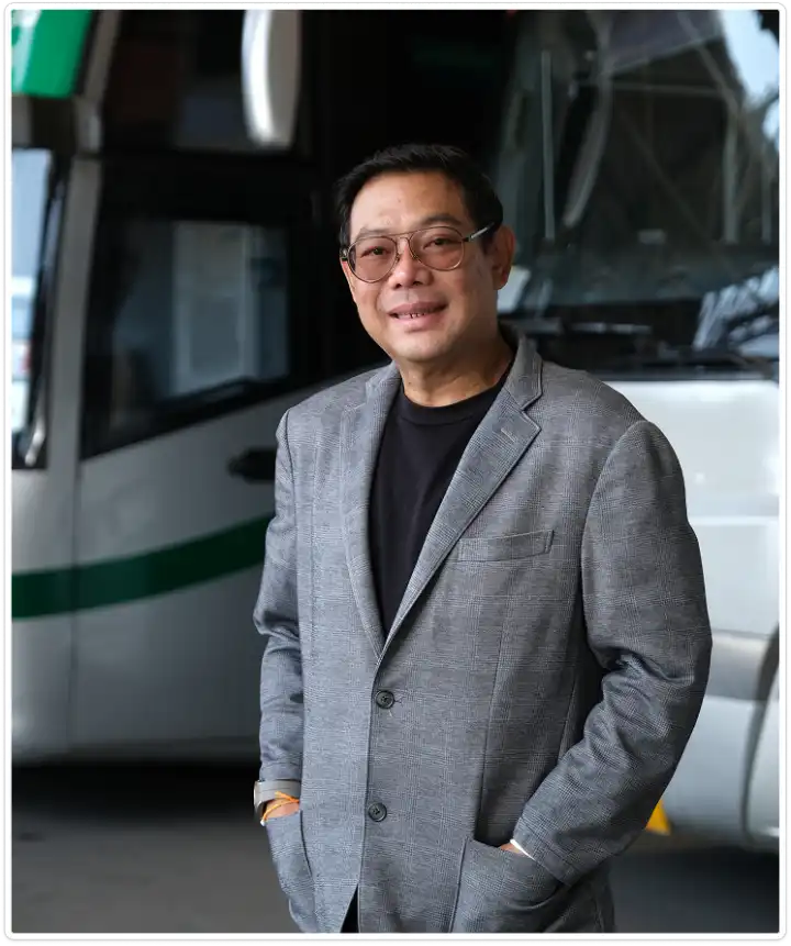 คุณนำพล รุ่งสว่าง